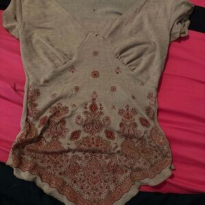 Women's Beige and Red Patterned Top